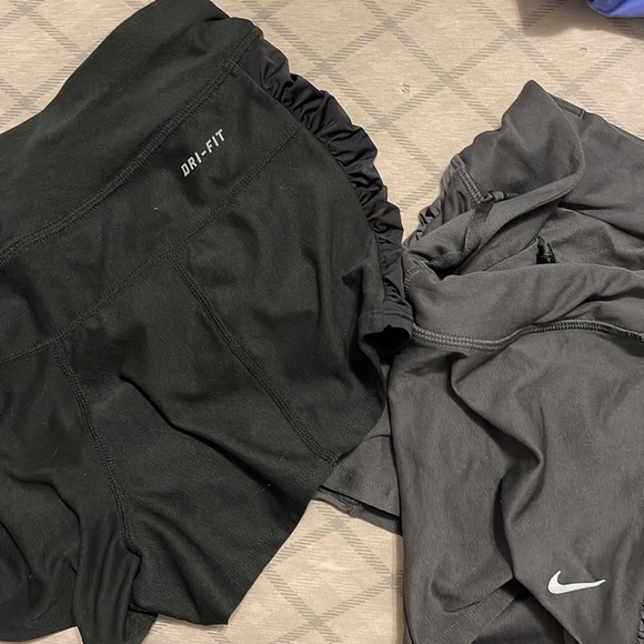 Nike dry fit shorts with underwear lining attached - Picture 5 of 7